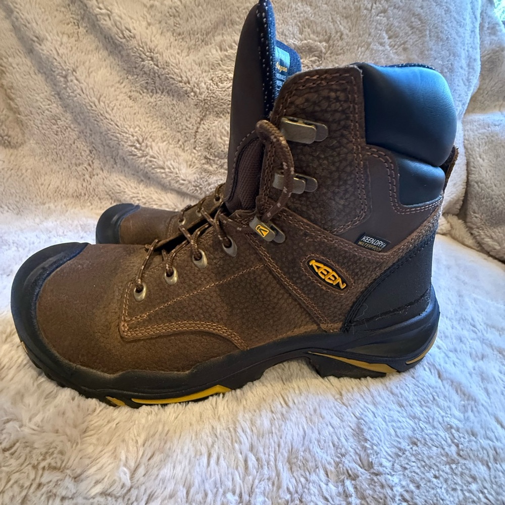 KEEN Utility American Built Men's Dark Brown work boots. Keen Dry Waterproof